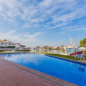 Piso De 2 Habitaciones, 3 Piscinas Y Cerca Del Mar Apartamento Rosas